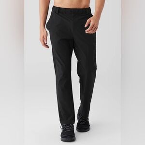 Alo Yoga Men’s Co-Op Cropped Tech Trouser Black